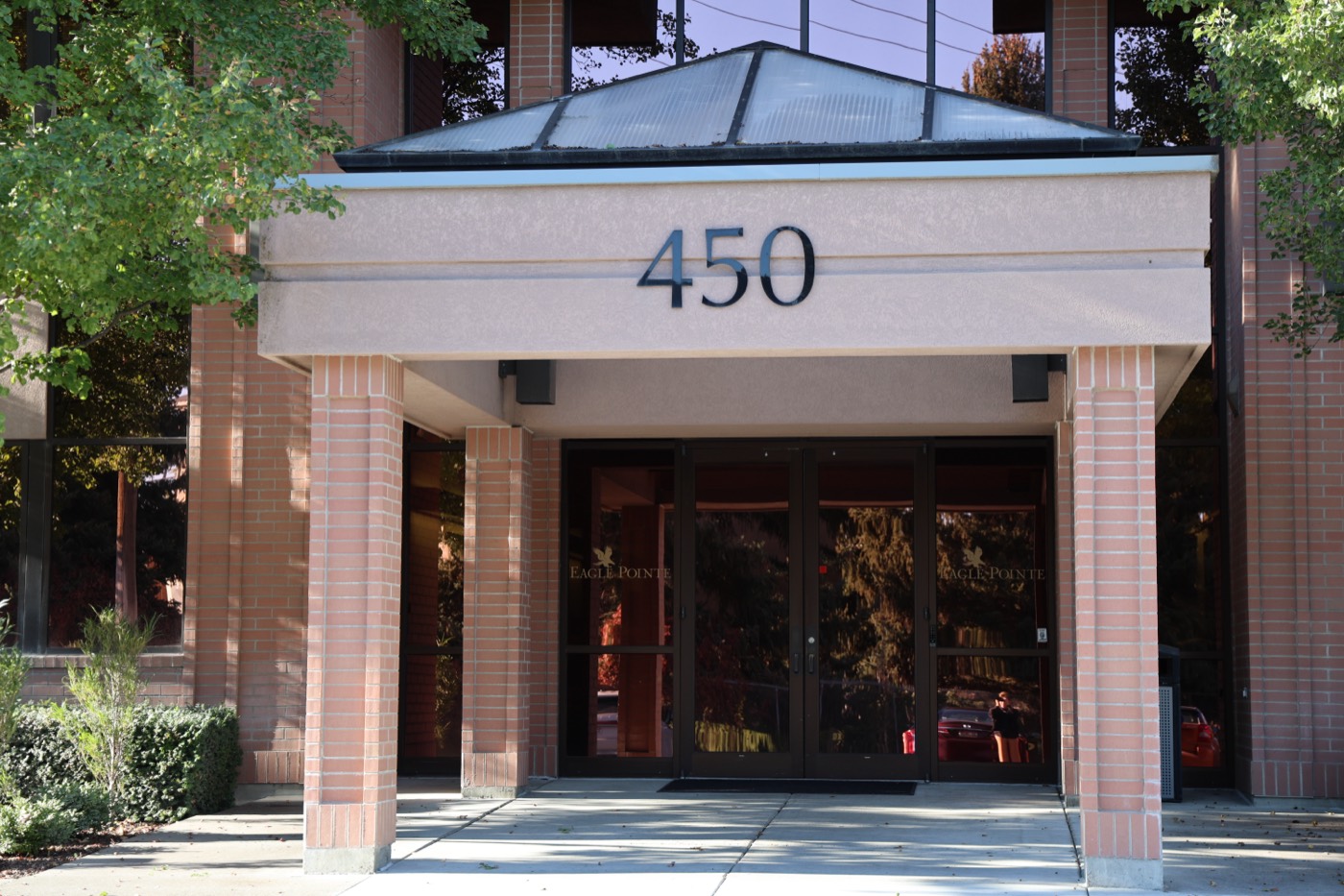 Entrance to 450 Falls Ave in Twin Falls